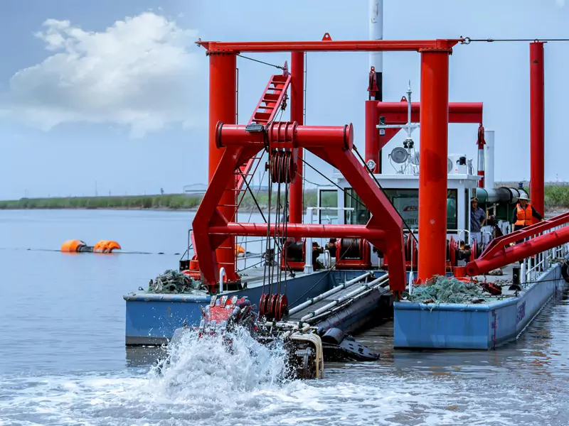 الحفارة دلو