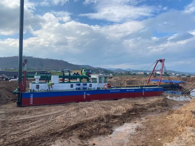 الحفارة ذات الشفط القاطع DK400