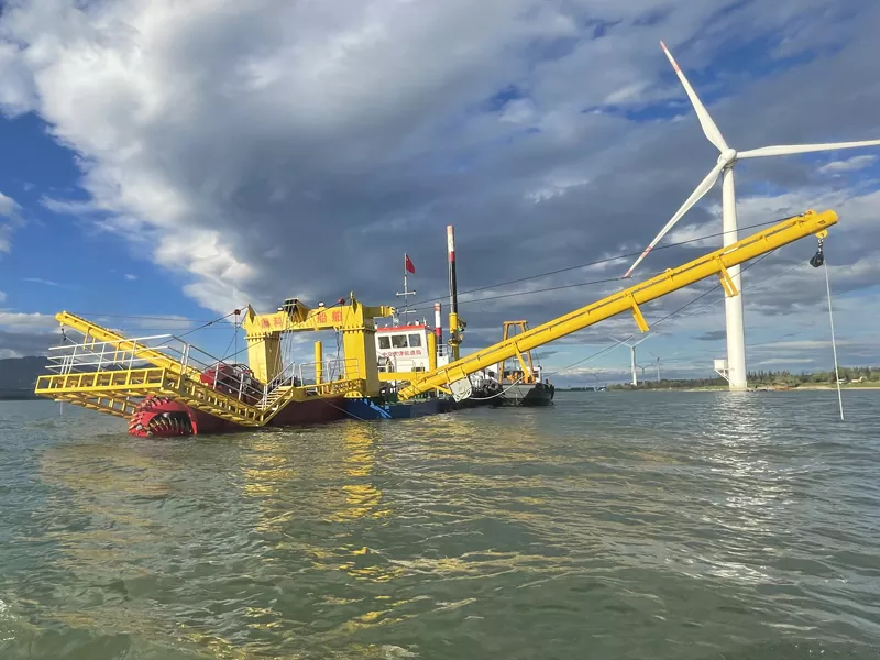 الحفارة ذات الشفط القاطع DK650