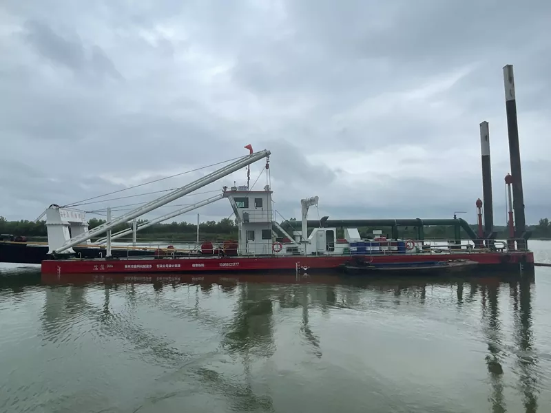 سفينة جرافة الذهب