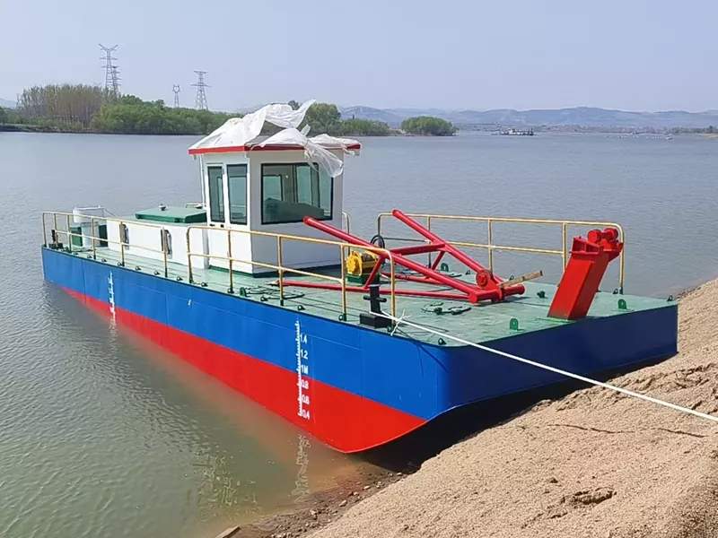 ميناء القاطرة لدعم التجريف